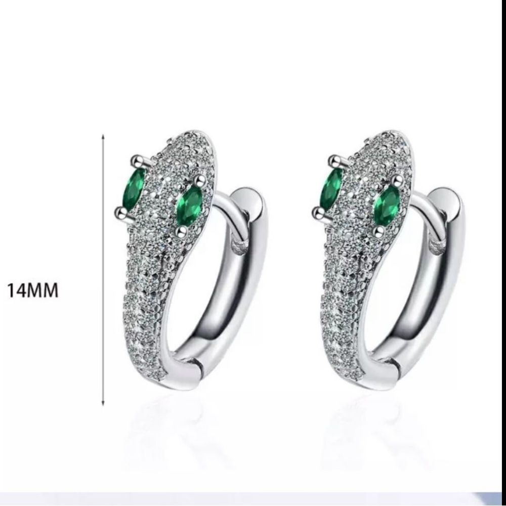 The Serpentine Earring in 925 silver and cubic zirconia